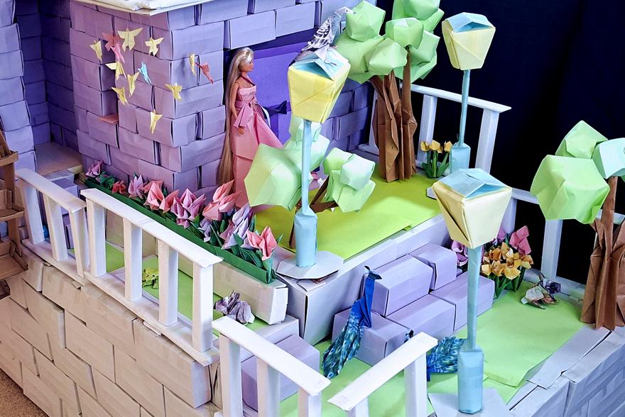 Paper dollhouse garden