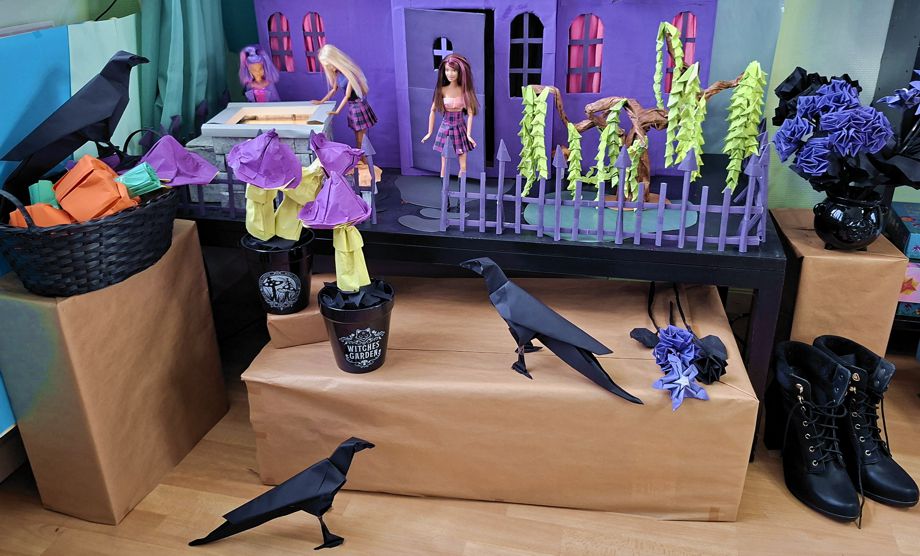 Paper Dollhouse Witches Garden