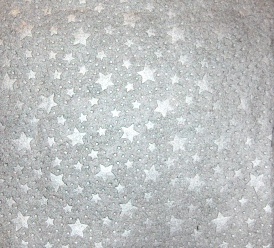 handgemaakt zilverkleurig papier met sterren patroon