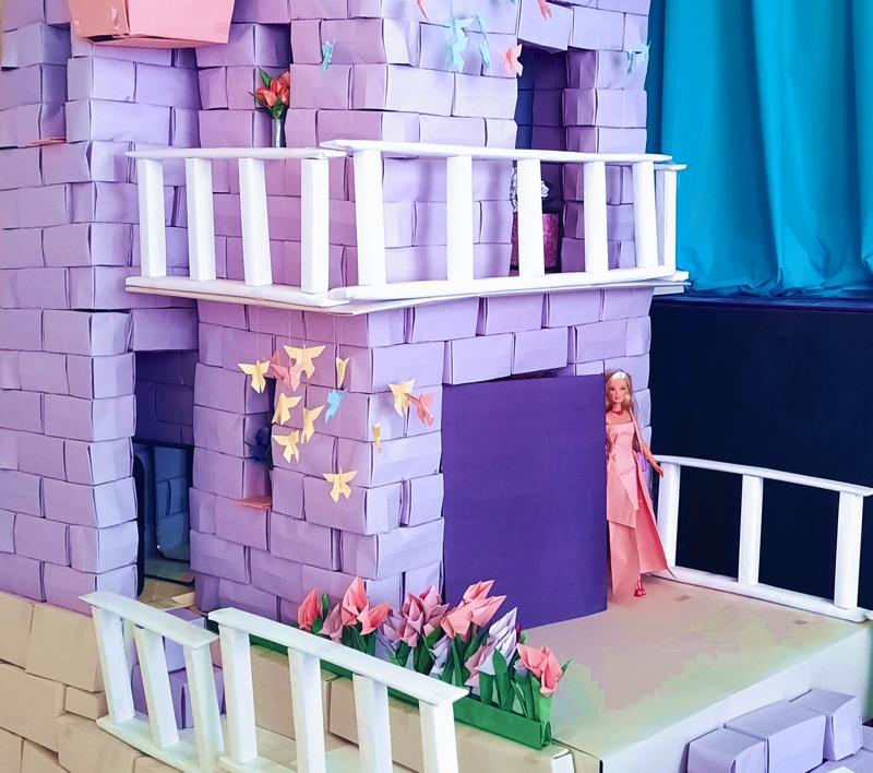 Paper dollhouse castle