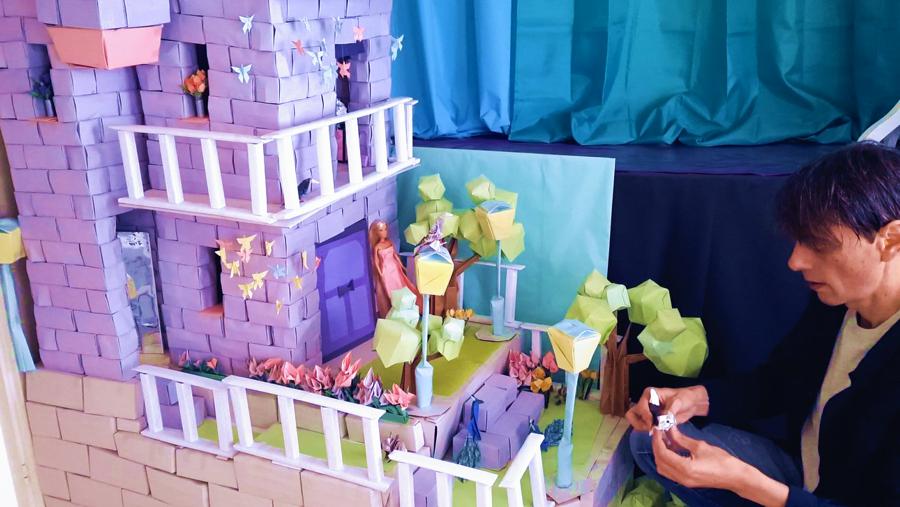 Make a dollhouse castle