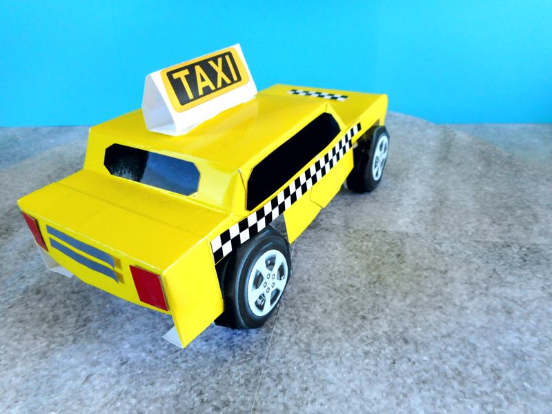 Taxi van papier